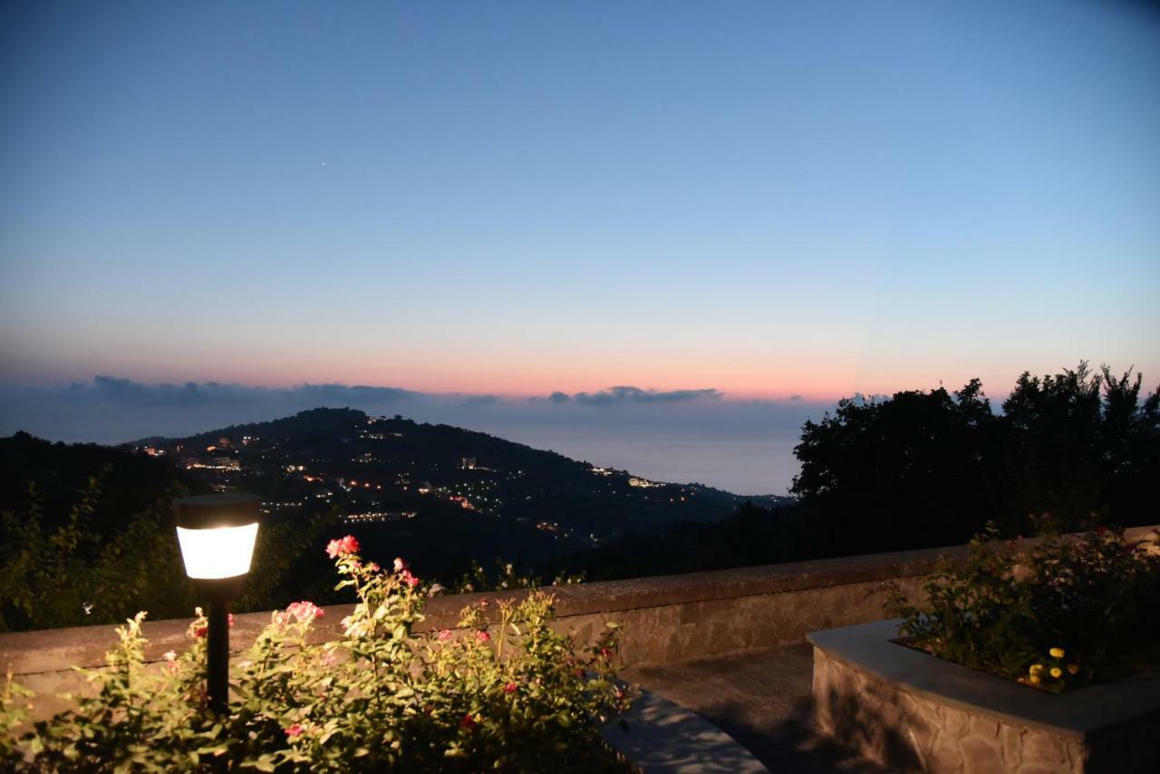 Villa Mambrini Sorrento Esterno foto